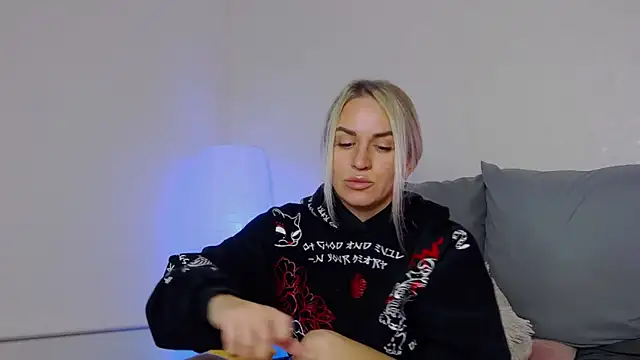 SofiJames online show from October 9, 2025, 6:55 am