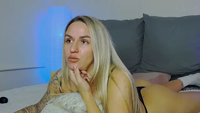 SofiJames online show from October 24, 2025, 6:54 am