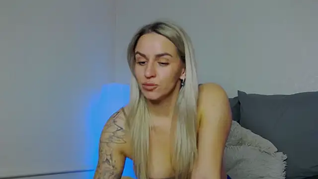 SofiJames online show from November 5, 2025, 6:35 am