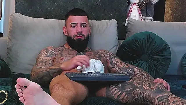 masterkingofmusclee online show from December 27, 2024, 12:23 pm