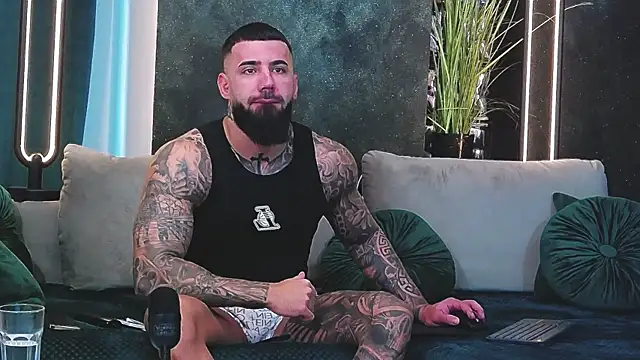 masterkingofmusclee online show from January 13, 2025, 6:16 am