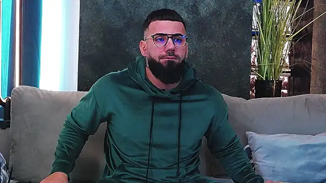 masterkingofmusclee online show from March 3, 2025, 1:20 pm