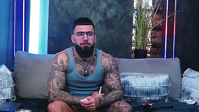 masterkingofmusclee online show from March 7, 2025, 7:08 am