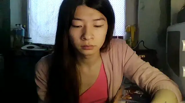 CarlyJoy online show from February 6, 2025, 12:37 pm