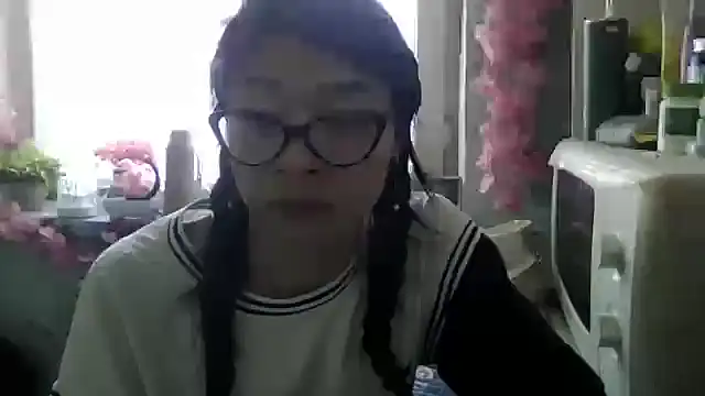 CarlyJoy online show from October 5, 2025, 9:29 am