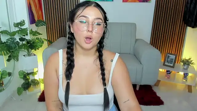 Snapshot of iraide_castro chatting on February 11, 2025, 6:44 pm iraide castro online show from February 11, 2025, 6:44 pm