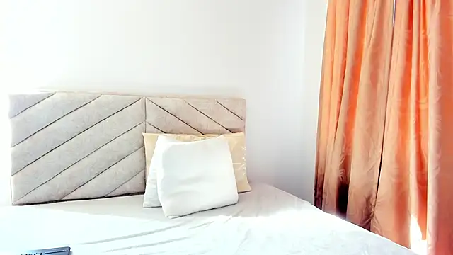 im amber online show from December 11, 2024, 1:17 pm