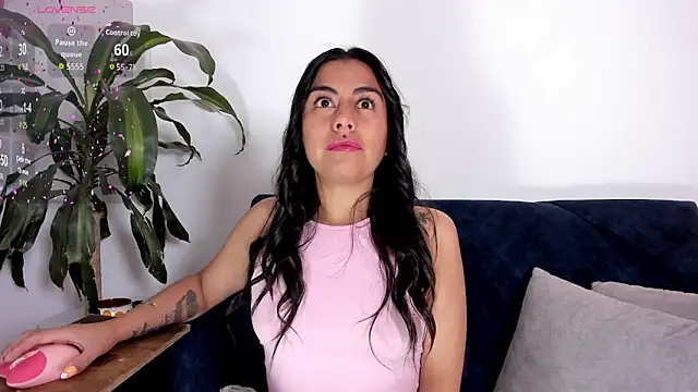 im amber online show from October 13, 2025, 1:11 pm