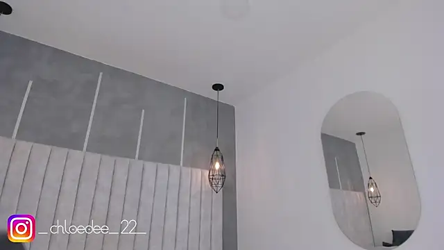 chloe d online show from January 11, 2025, 4:36 pm