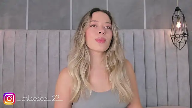 chloe d online show from January 15, 2025, 11:43 am