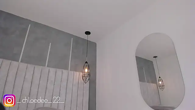 chloe d online show from January 15, 2025, 2:46 pm