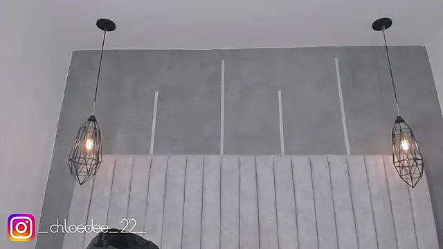 chloe d online show from February 13, 2025, 10:55 am