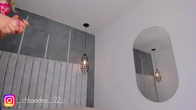 chloe d online show from March 2, 2025, 11:39 am