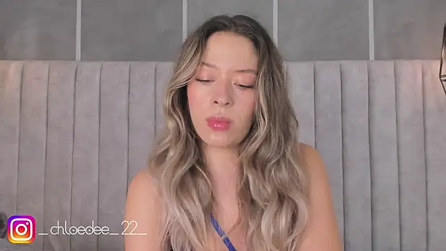 chloe d online show from March 12, 2025, 12:04 pm