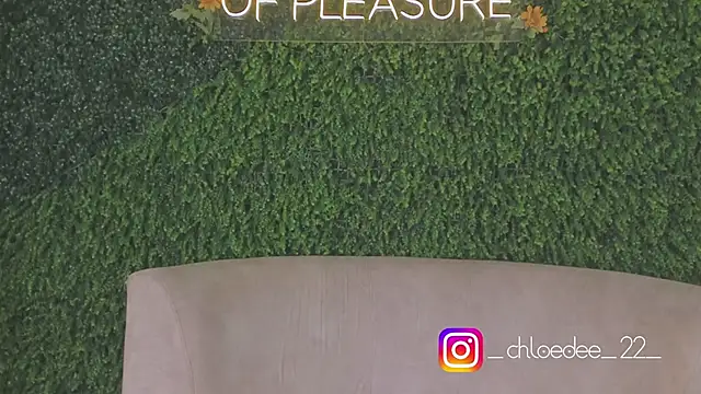 chloe d online show from October 4, 2025, 11:19 am