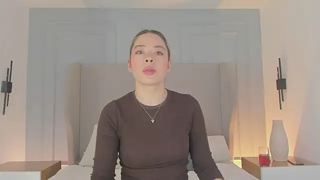 chloe d online show from March 27, 2026, 11:54 am