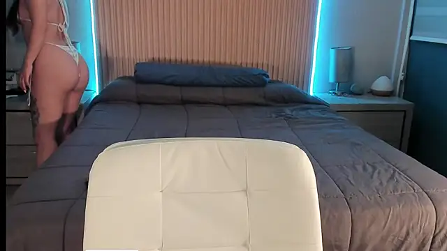 Snapshot of Shinny_Day chatting on December 7, 2024, 1:58 am Shinny Day online show from December 7, 2024, 1:58 am