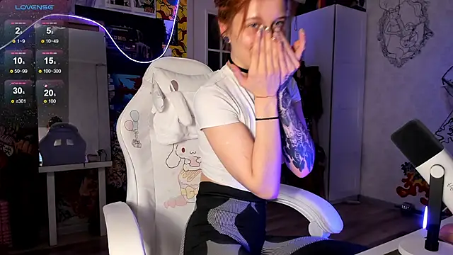 Snapshot of Sunny_Mouse_ chatting on December 4, 2024, 4:05 pm Sunny Mouse online show from December 4, 2024, 4:05 pm