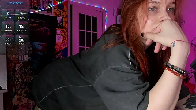 Snapshot of Sunny_Mouse_ chatting on December 23, 2024, 1:24 pm Sunny Mouse online show from December 23, 2024, 1:24 pm