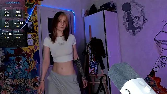 Snapshot of Sunny_Mouse_ chatting on February 12, 2025, 6:30 pm Sunny Mouse online show from February 12, 2025, 6:30 pm