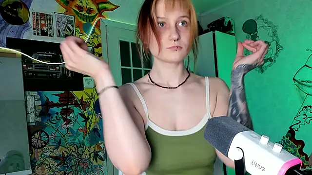 Snapshot of Sunny_Mouse_ chatting on February 17, 2025, 2:04 pm Sunny Mouse online show from February 17, 2025, 2:04 pm