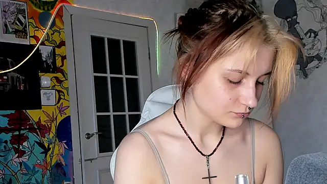 Snapshot of Sunny_Mouse_ chatting on March 1, 2025, 12:12 pm Sunny Mouse online show from March 1, 2025, 12:12 pm