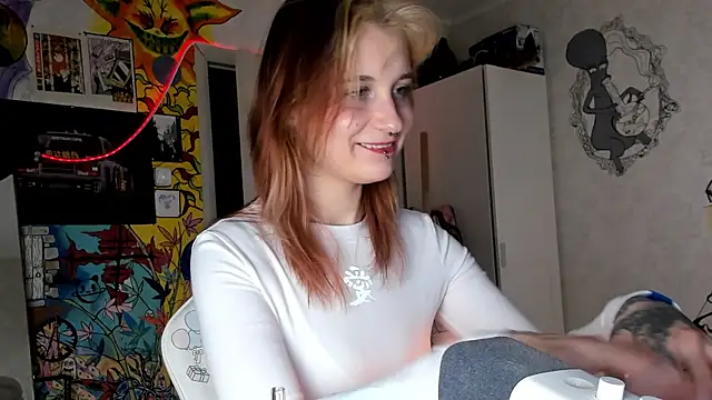 Snapshot of Sunny_Mouse_ chatting on March 6, 2025, 5:00 pm Sunny Mouse online show from March 6, 2025, 5:00 pm