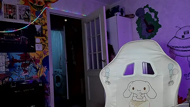 Snapshot of Sunny_Mouse_ chatting on October 6, 2025, 4:15 pm Sunny Mouse online show from October 6, 2025, 4:15 pm