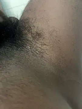 Yurt000 online show from November 24, 2025, 3:23 pm