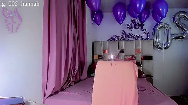 Hannahsmit online show from October 26, 2025, 4:29 am