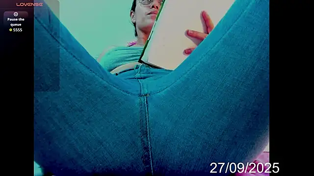 lady hana28 online show from September 27, 2025, 1:38 pm