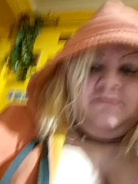 ducicsajsziii online show from January 28, 2025, 8:15 pm