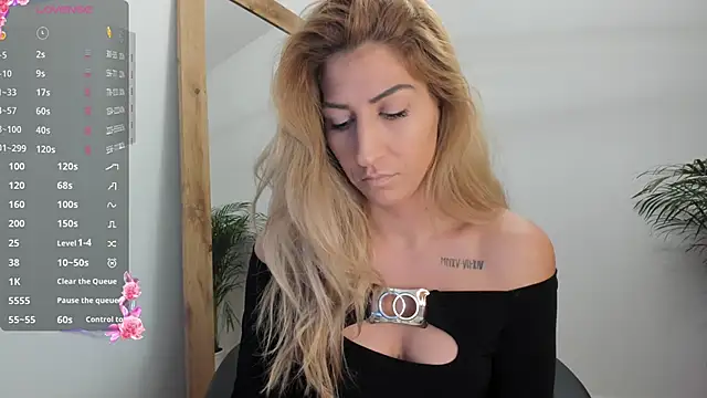 sofiah  online show from March 5, 2025, 6:12 am