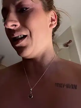 sofiah  online show from February 2, 2026, 5:22 pm