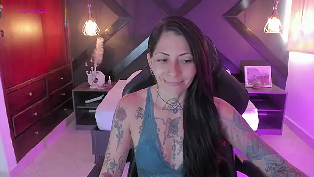 dark gotica online show from October 10, 2025, 7:13 pm