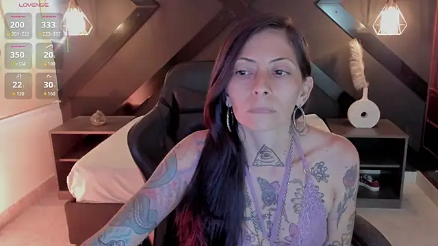 dark gotica online show from March 30, 2026, 8:43 pm