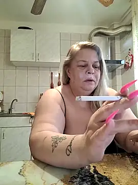 AriannaMilf online show from April 22, 2026, 4:15 am