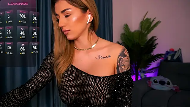 Snapshot of AishaCarter chatting on February 2, 2025, 9:45 pm AishaCarter online show from February 2, 2025, 9:45 pm