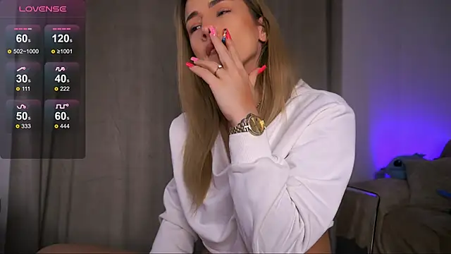 Snapshot of AishaCarter chatting on February 13, 2025, 7:21 pm AishaCarter online show from February 13, 2025, 7:21 pm