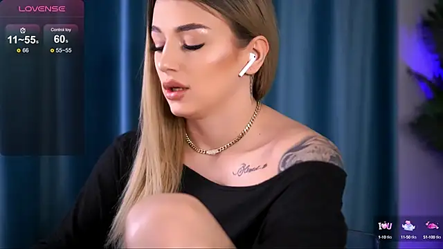 Snapshot of AishaCarter chatting on February 20, 2025, 7:19 pm AishaCarter online show from February 20, 2025, 7:19 pm