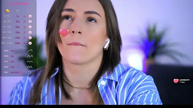 Snapshot of AishaCarter chatting on September 18, 2025, 6:32 pm AishaCarter online show from September 18, 2025, 6:32 pm