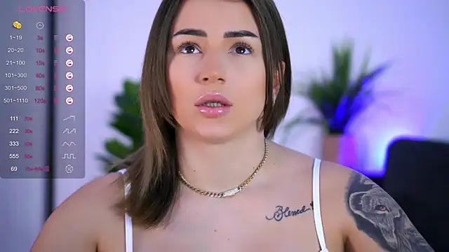 Snapshot of AishaCarter chatting on October 31, 2025, 5:47 pm AishaCarter online show from October 31, 2025, 5:47 pm