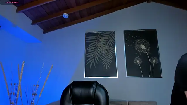 AmyWalker  online show from February 4, 2025, 10:21 am