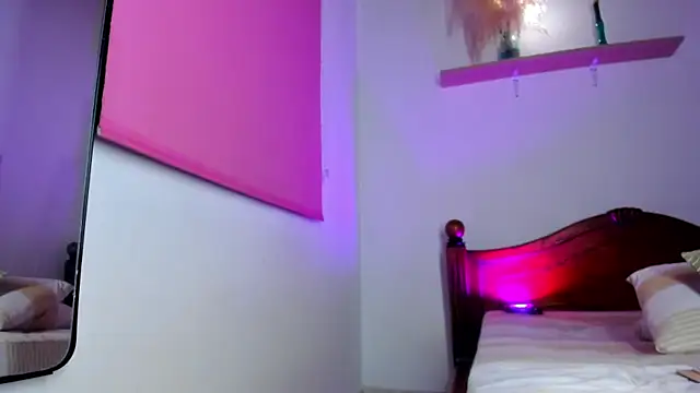 Snapshot of Juan_Castano chatting on November 9, 2025, 6:44 am Juan Castano online show from November 9, 2025, 6:44 am