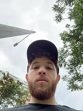 Snapshot of Juan_Castano chatting on November 21, 2025, 5:33 pm Juan Castano online show from November 21, 2025, 5:33 pm