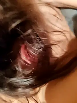 Snapshot of Luka932 chatting on December 15, 2025, 9:52 pm Luka932 online show from December 15, 2025, 9:52 pm