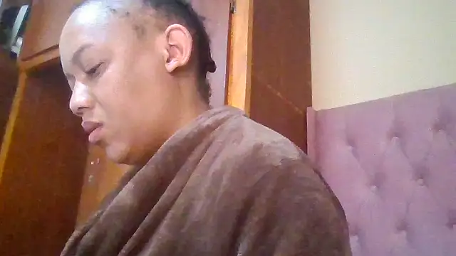 ShooingBunch online show from December 15, 2025, 7:01 am