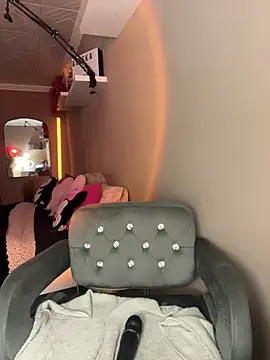 alexababy online show from April 24, 2026, 9:23 am