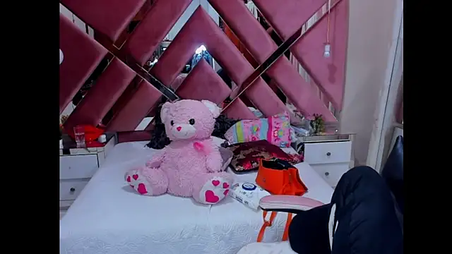 sexy sofia xx online show from February 12, 2025, 1:19 am