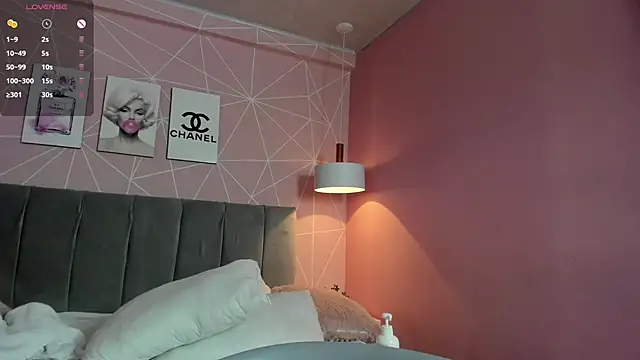 dolly zoe online show from January 11, 2025, 7:28 am